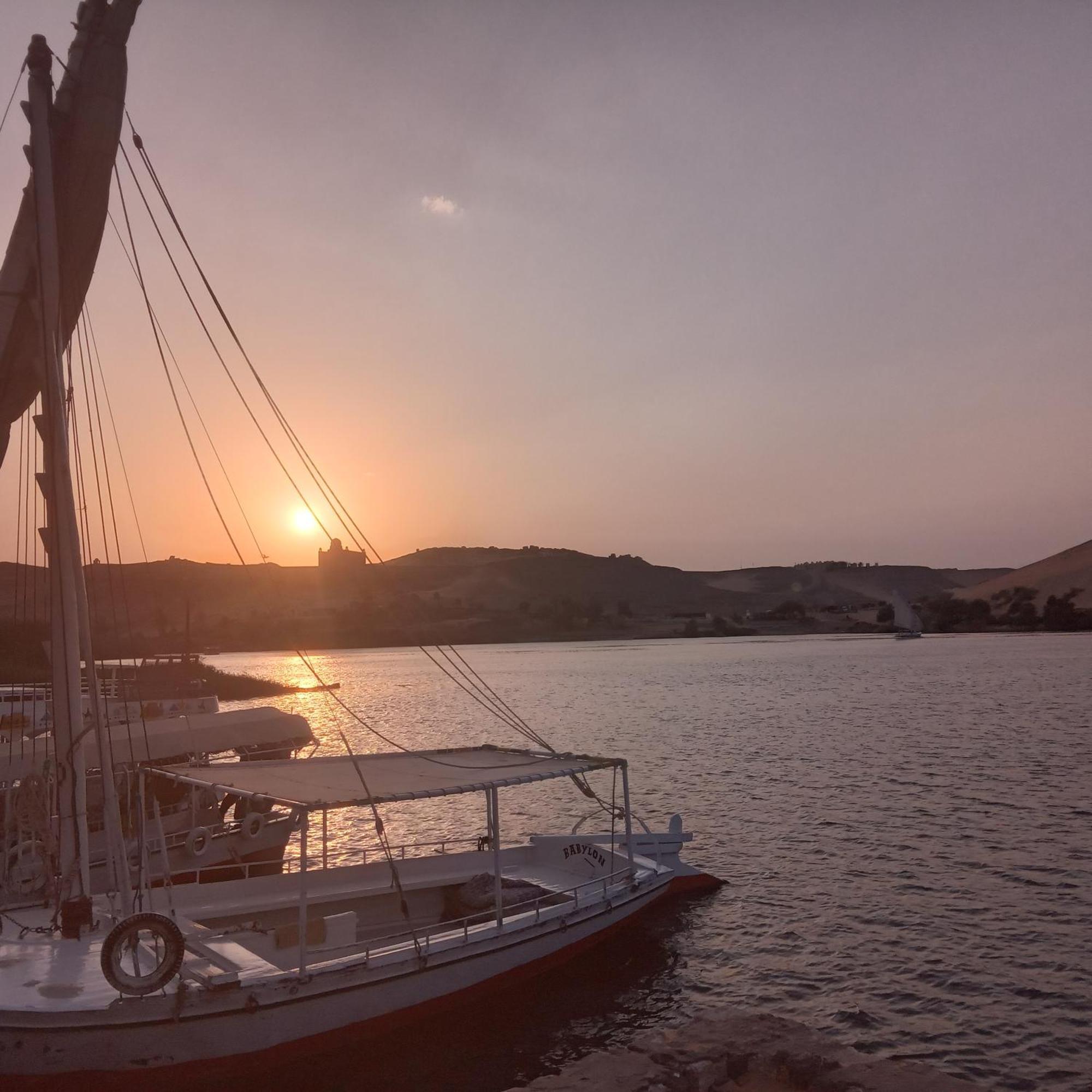 Hotel Hooly Nubian Assuan Esterno foto